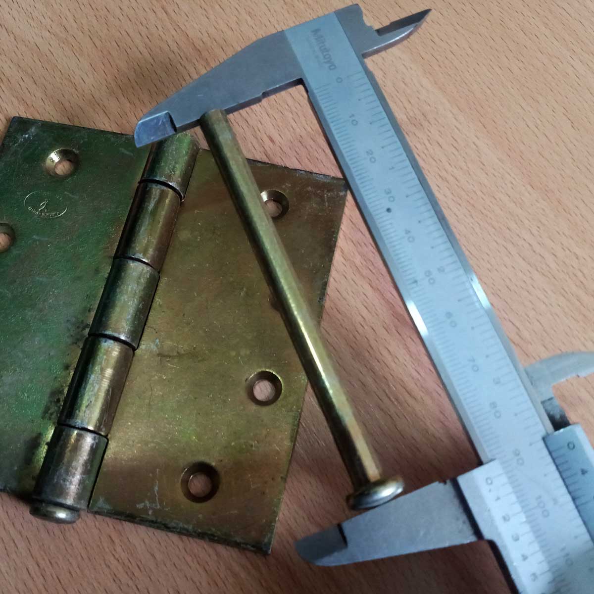 Bisagra Grande Galvanizada para Puerta de Madera Resistente | 4x4