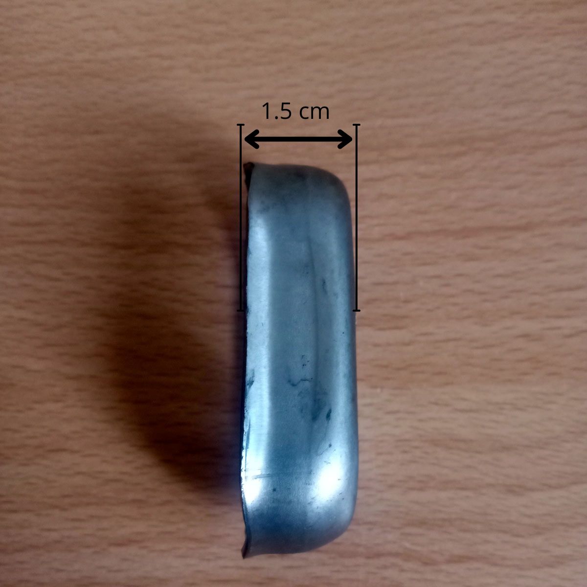 Profundidad (1.5 cm) del protector de cilindro ovalado interno o externo.
