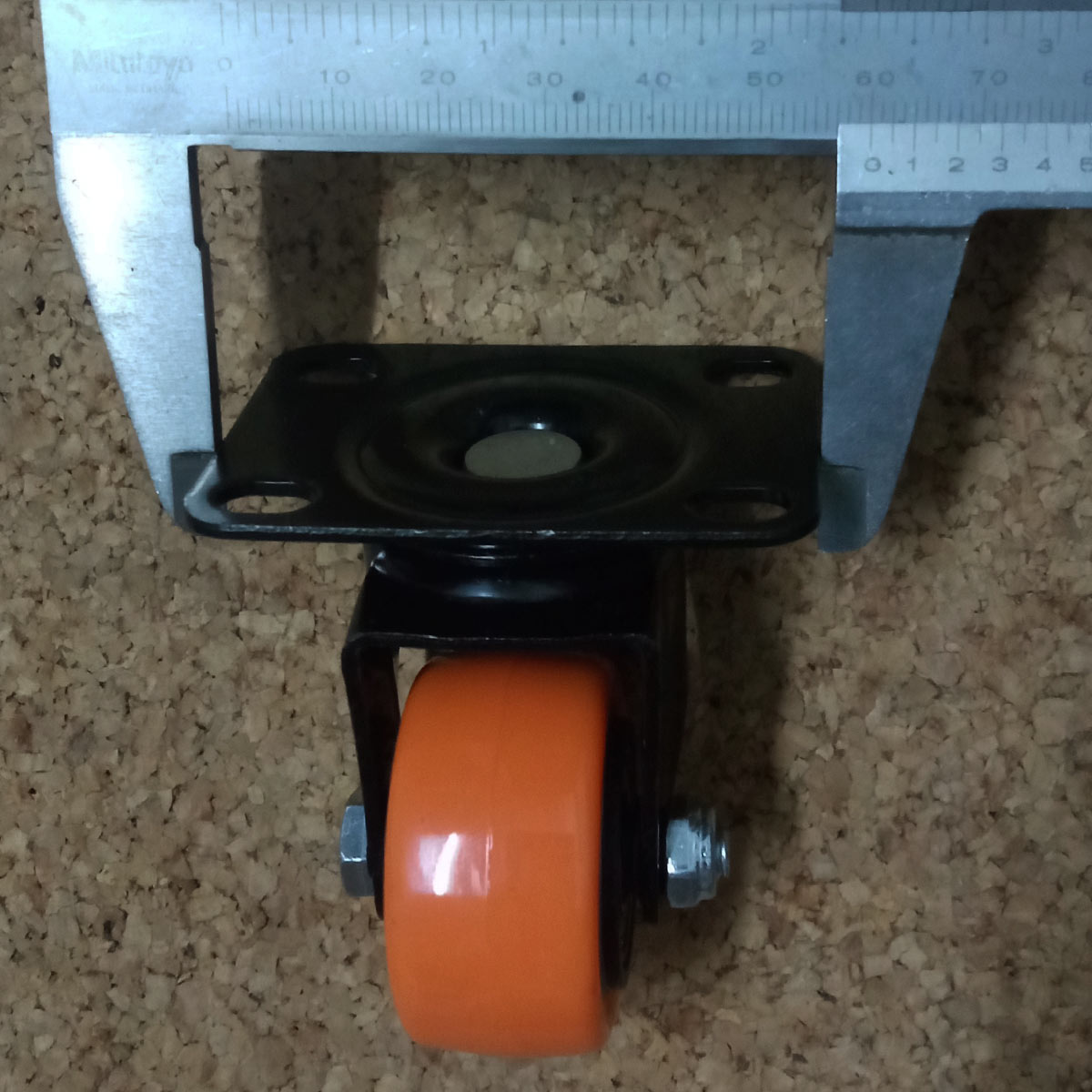 Rueda para cajones de 1 1/2" con base giratoria