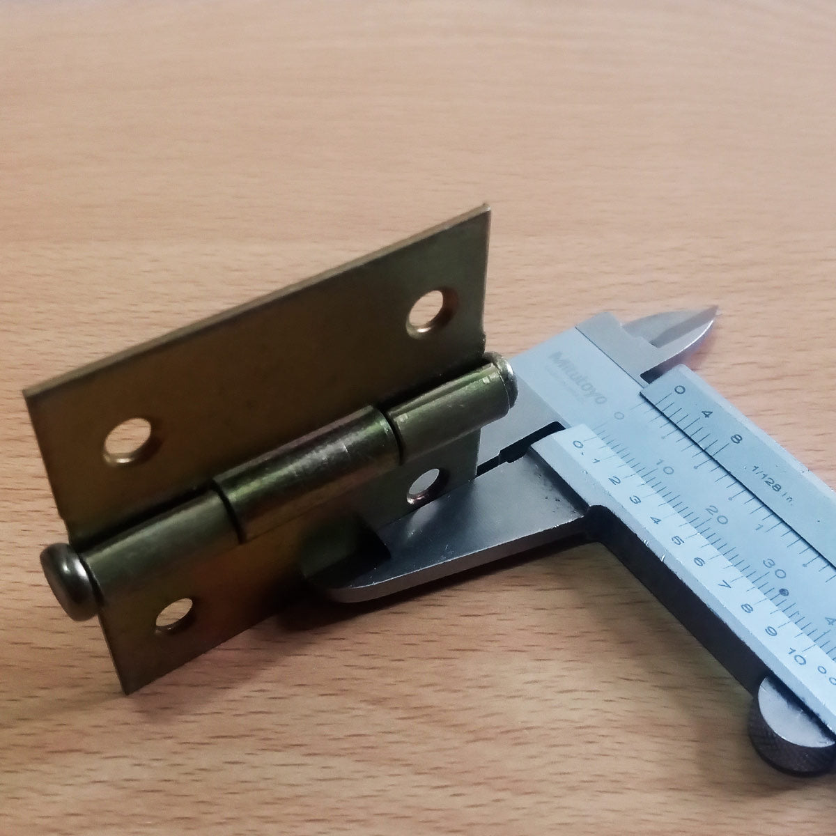 Bisagra Cuadrada de 50mmx50mm Sin Tornillos Galvanizada